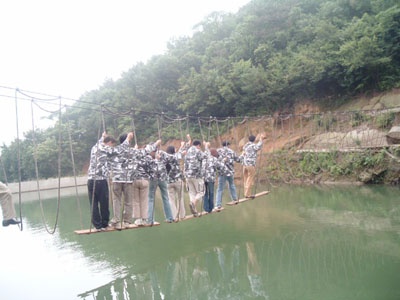 搭板过桥